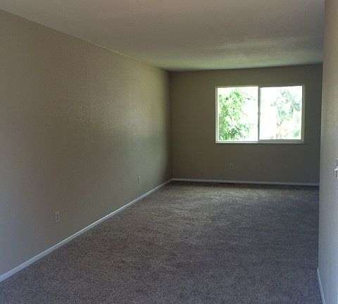 5th image of 1555 Yakima Dr