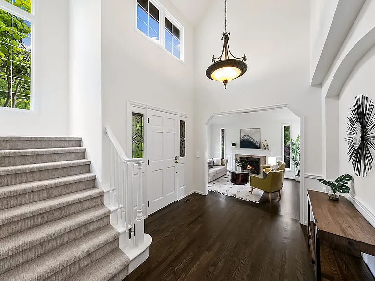 1911 224th Pl NE — Photo 3