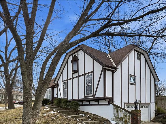 4th image of 7922 N Northwood Rd