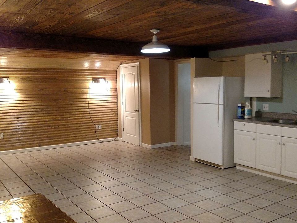 2nd image of 2210 Kiber St