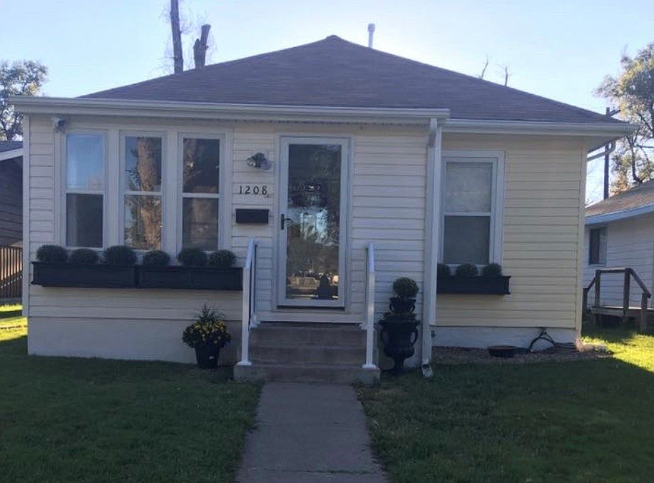 1st image of 1208 Park Ave