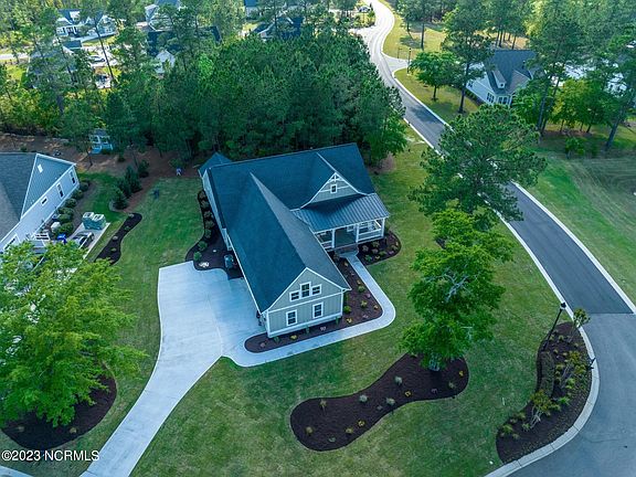 2nd image of 3759 Friendly Orange Court NE