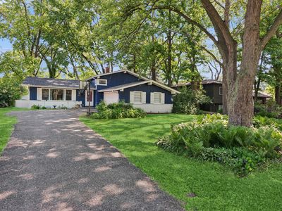 (Undisclosed Address), Glen Ellyn, IL, 60137