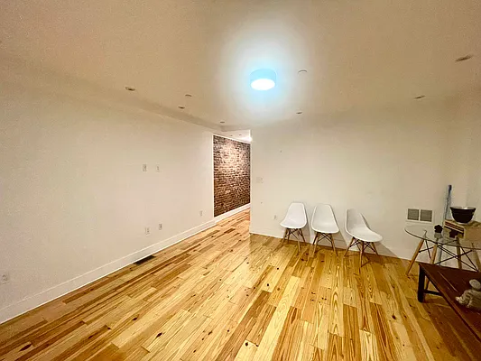 Rented by A P Realty Group NY LTD | media 28