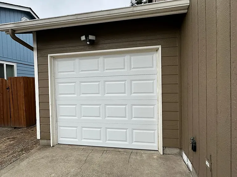 3327 Rockingham Ct NE — Photo 3