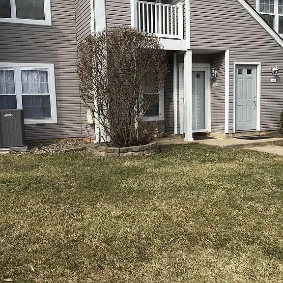 45011 Bennett Pl #5 — Photo 2