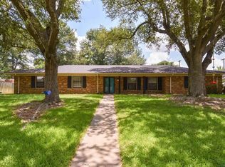 1900 Willis Dr, Longview, TX 75601