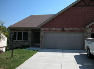 440 Sugar Maple Cir, Washington, PA 15301