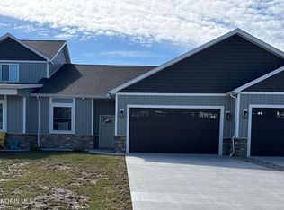 236 S Bridge Rd, Northwood, OH 43619