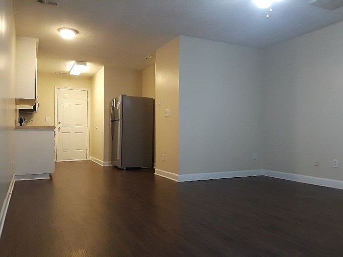 1st image of 920-922 Wildwood Dr