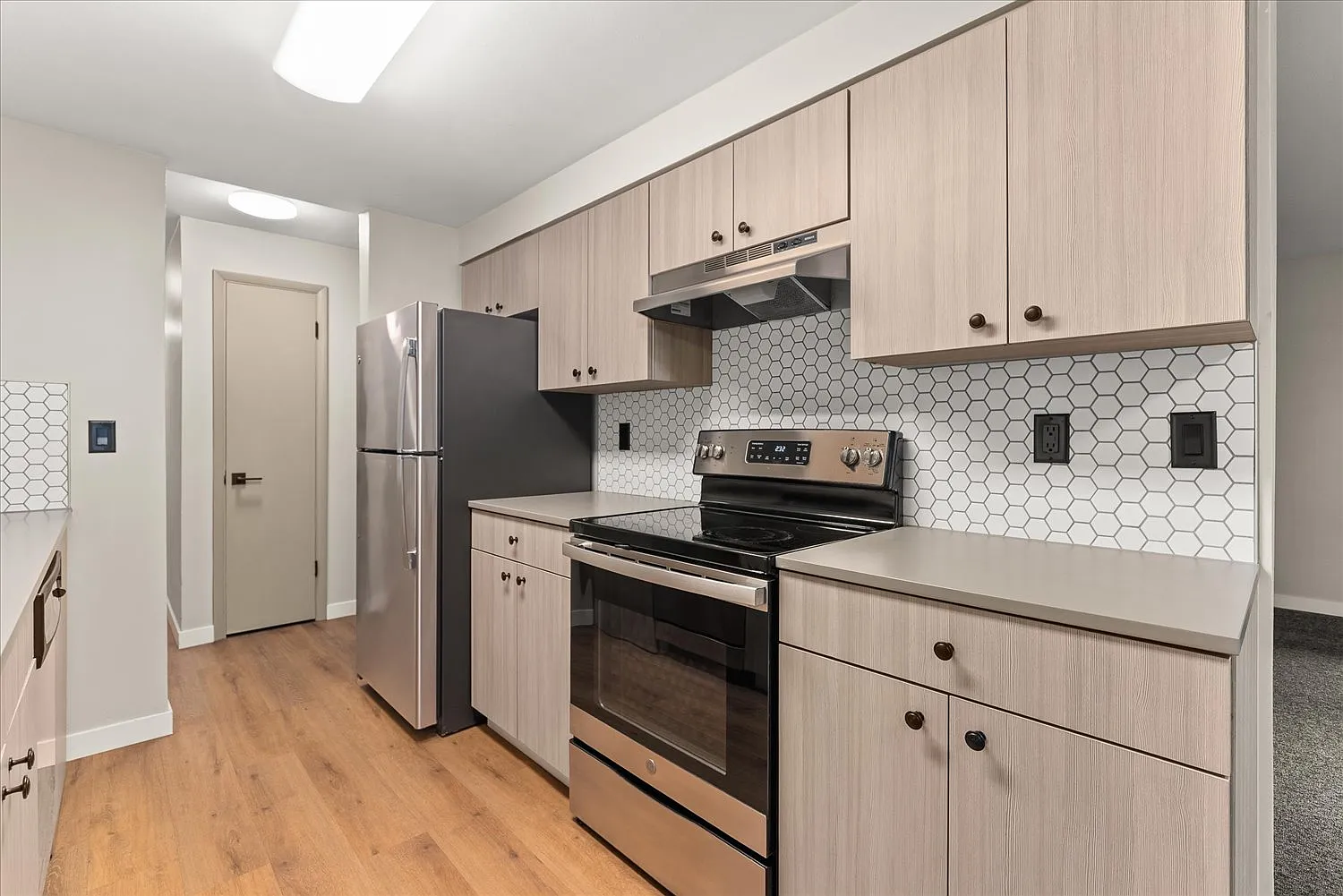 1 bed, 736 sqft, $1,400 — Photo 2