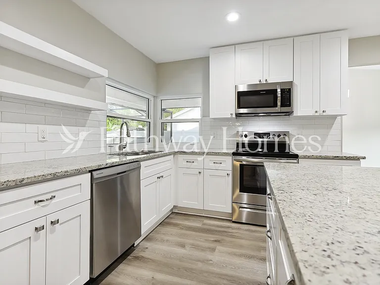 1935 Spanish Oaks Dr N — Photo 9