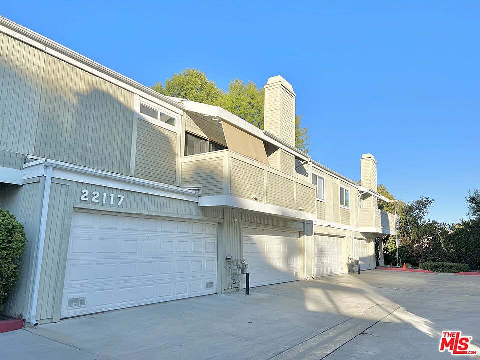 1st image of 22117 Burbank Blvd Unit 5