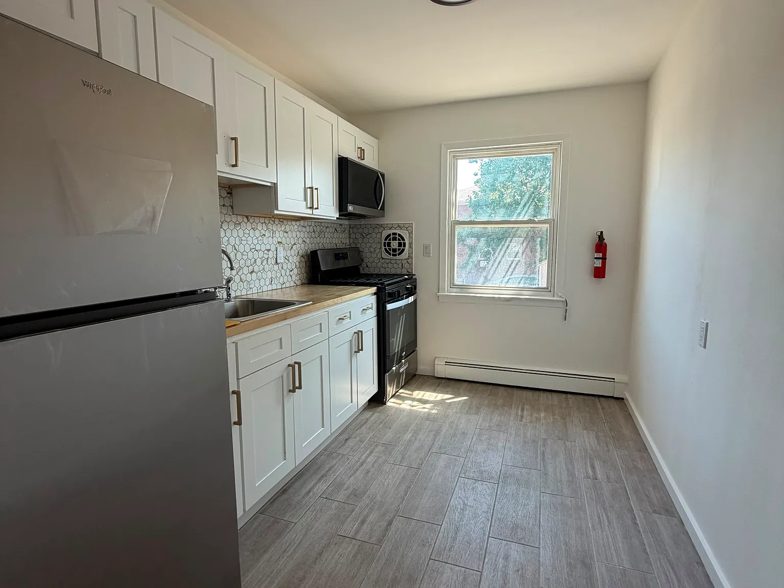 1 bed, 650 sqft, $1,700 — Photo 2