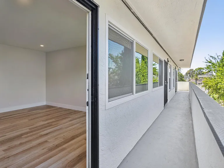 3441 Laguna Ave #2 — Photo 50