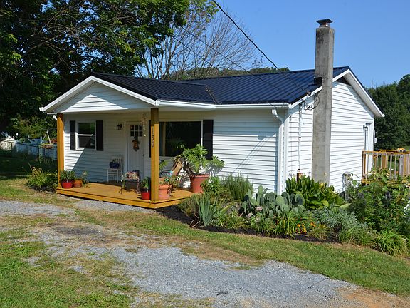 4th image of 130 Central Dr