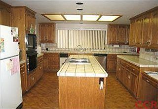 3rd image of 1094 Burlington Dr