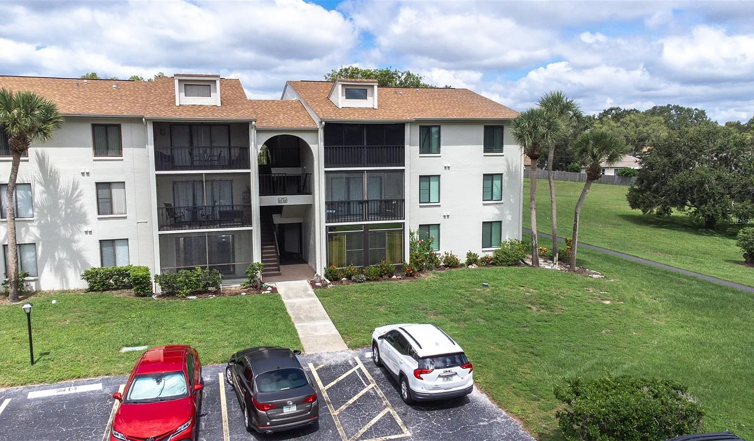 2 bed, 1036 sqft, $1,650 — Photo 1