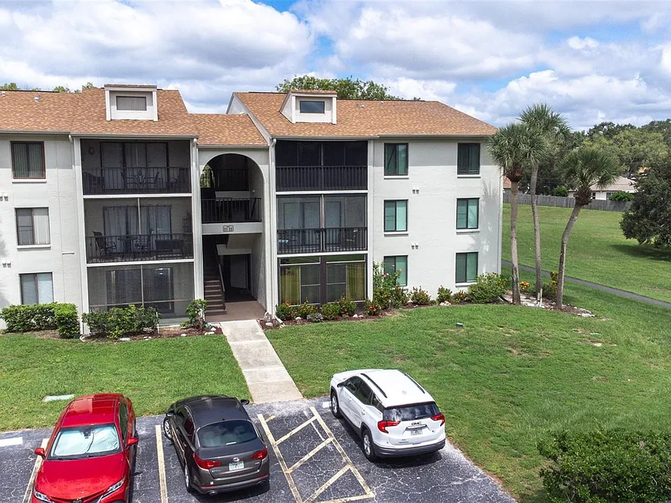 1871 Pine Ridge Way W #H3