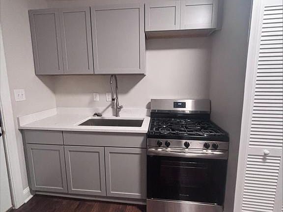 5th image of 106 1/2 E College Ave