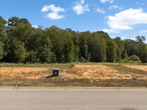 16-18 Oak Valley Dr, Gilmer, TX 75645