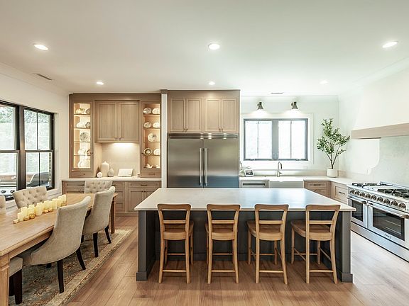 3rd image of 135 Angels Cove Ln