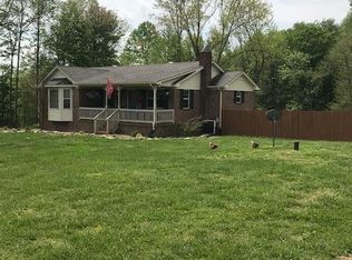 902 Eulia Ln, Westmoreland, TN 37186