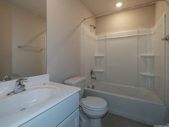 4th image of 5942 Willow Point Blvd.