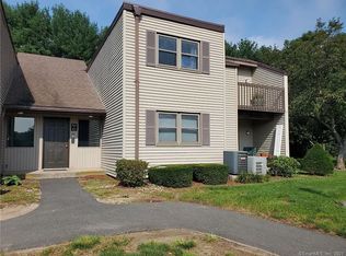 912 Twin Circle Dr, South Windsor, CT 06074