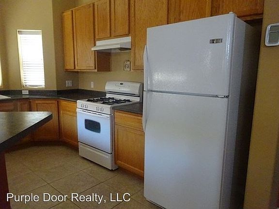 3rd image of 1589 E Brenda Dr