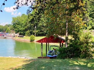 107 Gross Point Dr, Huddleston, VA 24104