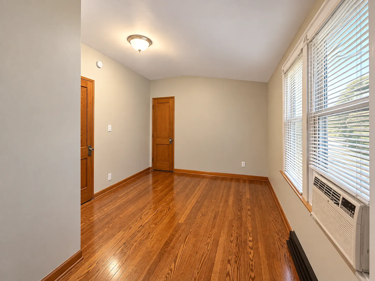 2 bed, 1200 sqft, $1,750 — Photo 4