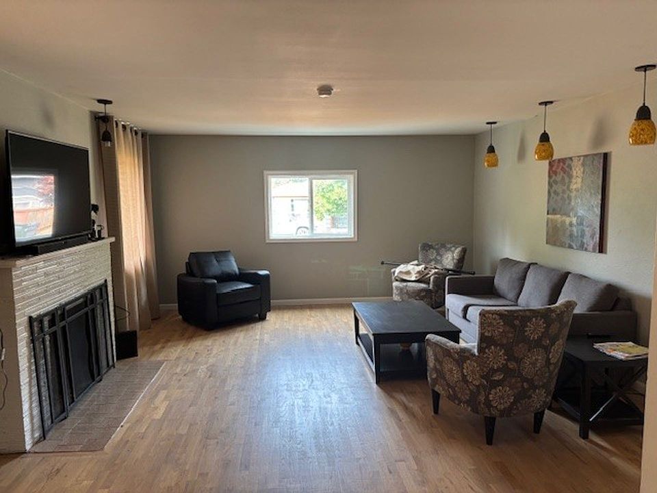 1st image of 820 120th St S Room 2