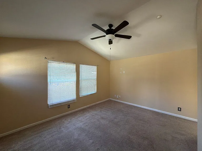 268 Woodfield Ln — Photo 11