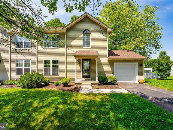 2nd image of 11 Robindale Dr