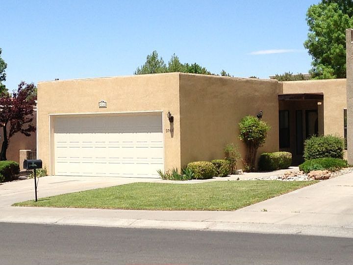 9743 Village Green