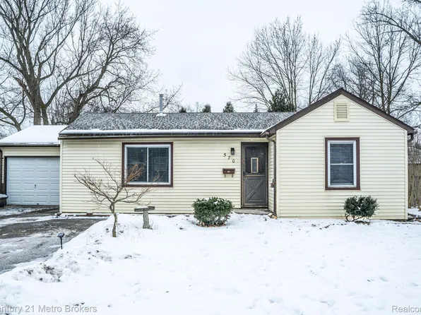 570 Helen St, Mount Morris, MI 48458