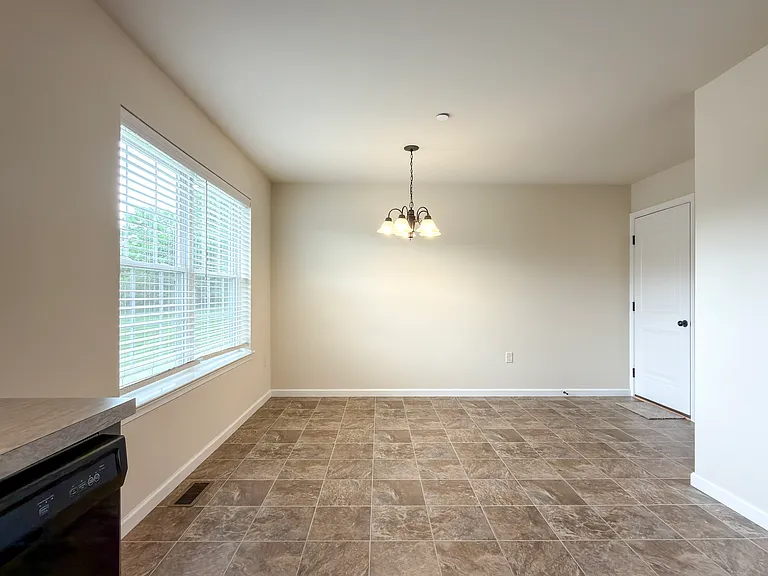 222 Blackford Blvd — Photo 9