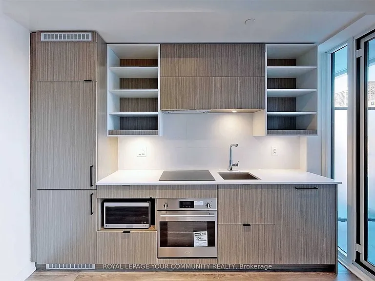 20 Edward St #718 — Photo 13