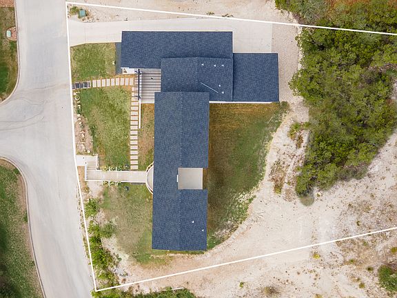4th image of 1431 Tivoli Hill