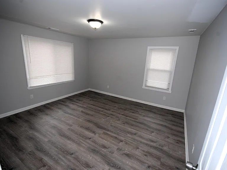 1872 Champaign Rd — Photo 16