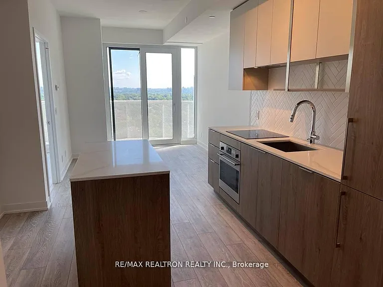15 Holmes Ave S #1709 — Photo 2