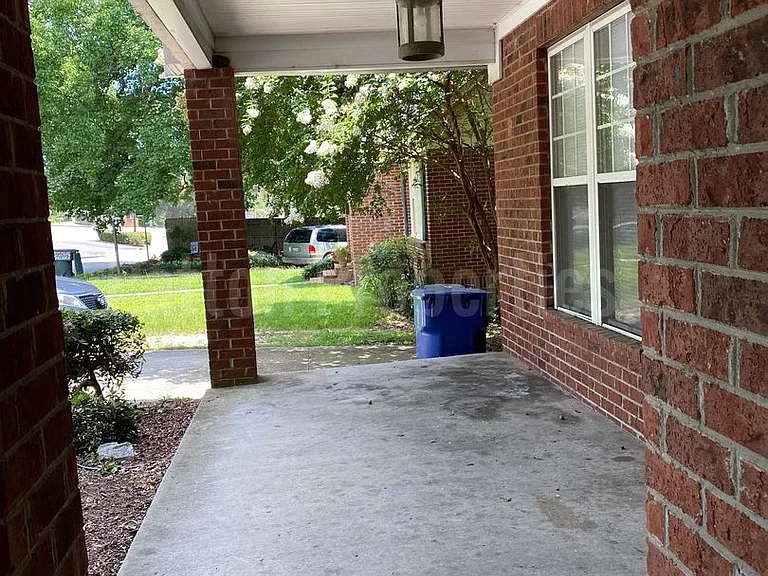 323 Pickens St — Photo 24