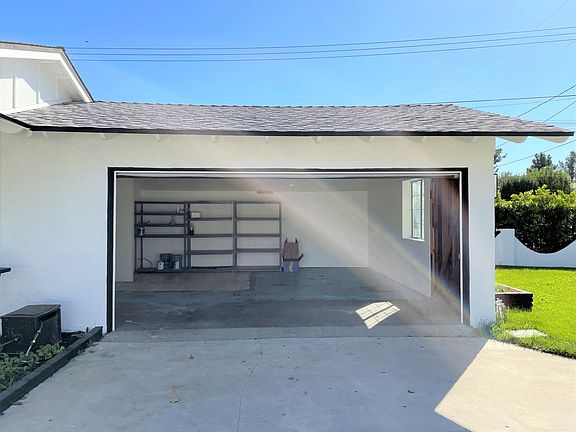 4th image of 7412 Gazette Ave