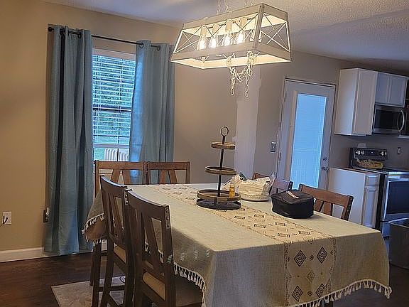 3rd image of 3313 Lita Dr
