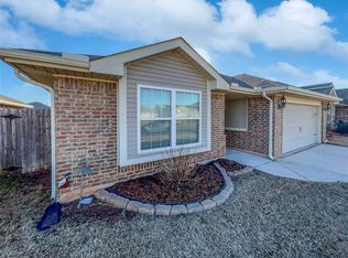 11436 SW 24th St, Yukon, OK 73099