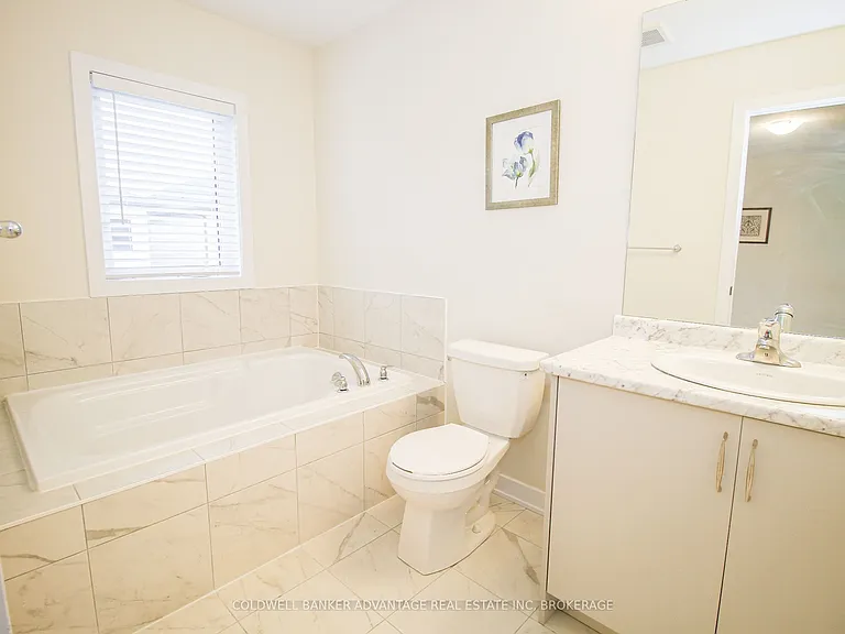 77 Keelson St — Photo 28