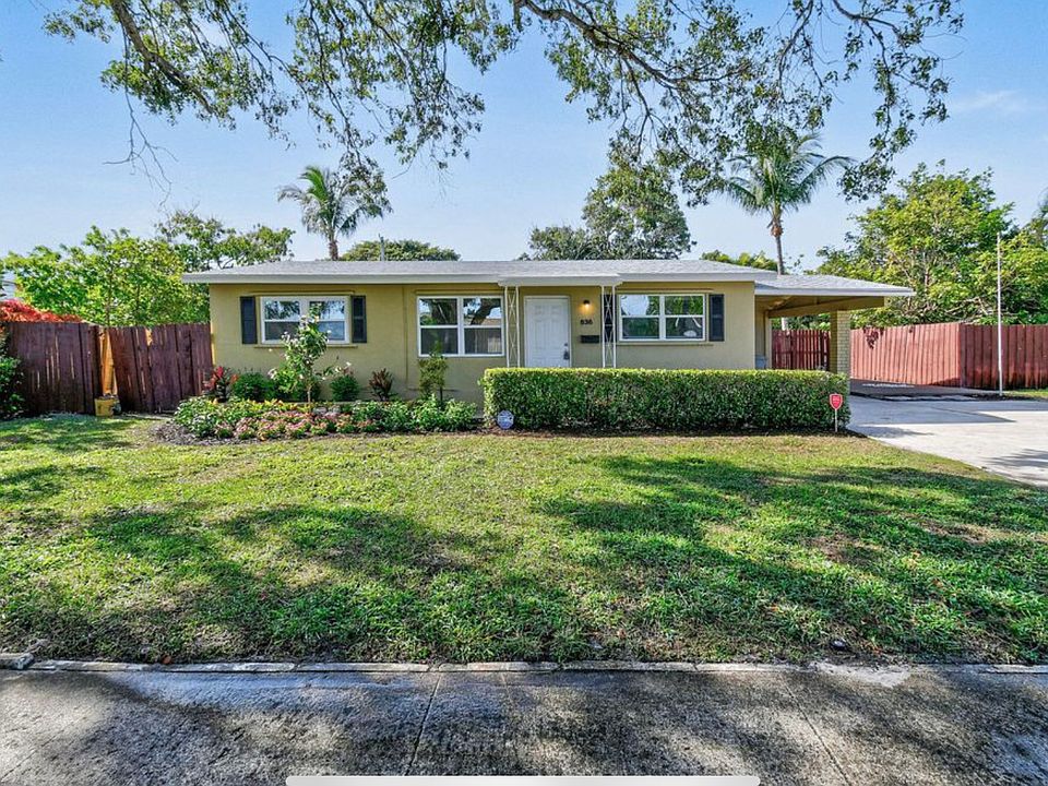 1st image of 836 Evergreen Dr