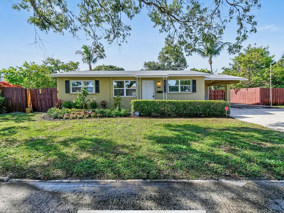 836 Evergreen Dr