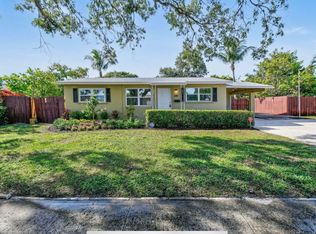 836 Evergreen Dr, Lake Park, FL 33403